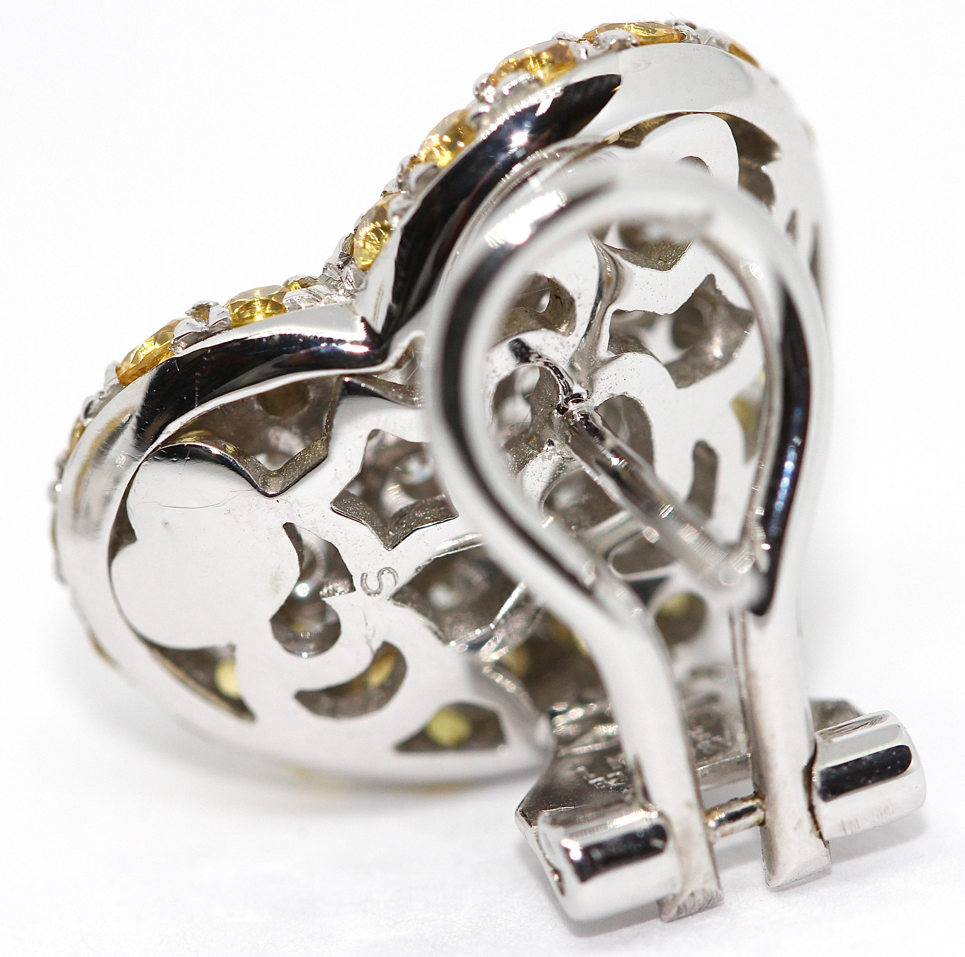 Pasquale Bruni Clous d'oreilles en or blanc en forme de cœur, sertis de diamants et de saphirs Pour femmes en vente