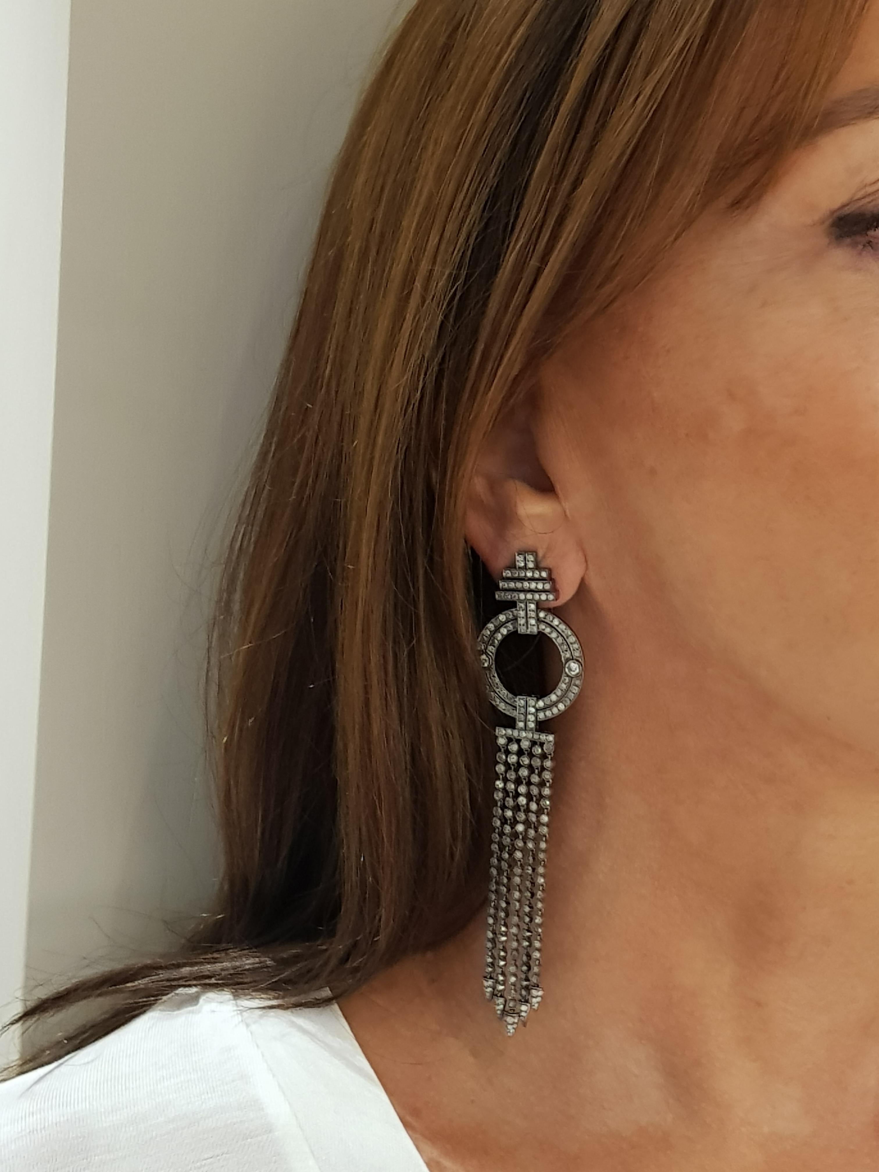 White Gold Icy Diamond Earring In New Condition For Sale In Findikli, Beyoglu