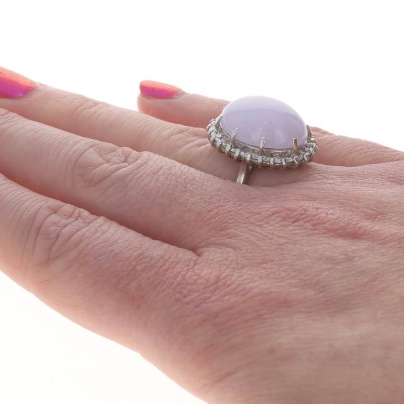 Anillo de oro blanco con jadeíta y diamantes 14k Cabujón ovalado 20.09ctw Halo en Excelente estado para la venta en Greensboro, NC