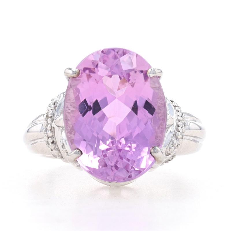 Taglia: 6 3/4
Tassa di dimensionamento: Down 1 per $50 o Up 2 per $60

Contenuto del metallo: Oro bianco 18k

Informazioni su A. Stone
Kunzite autentica
Carati: 11.82ctw
Taglio: Ovale
Colore: Rosa violaceo

Diamanti naturali
Carati: .14ctw
Taglio: