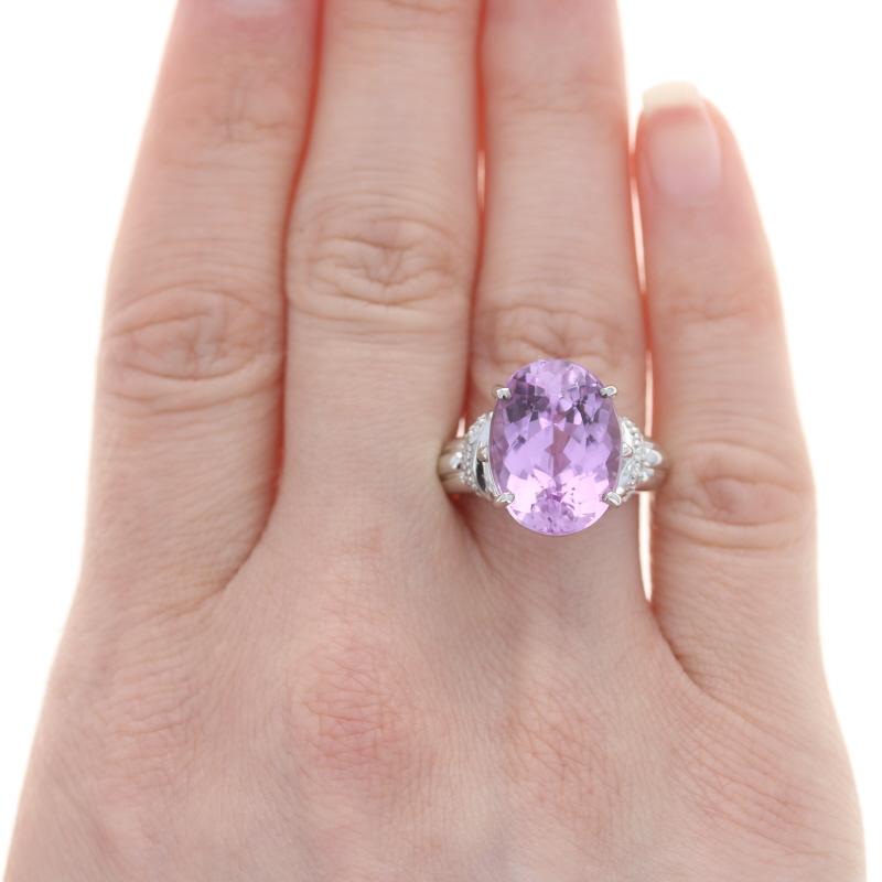 Anello in oro bianco con Kunzite e diamanti - 18k Taglio ovale 11,96ctw In condizioni ottime in vendita a Greensboro, NC