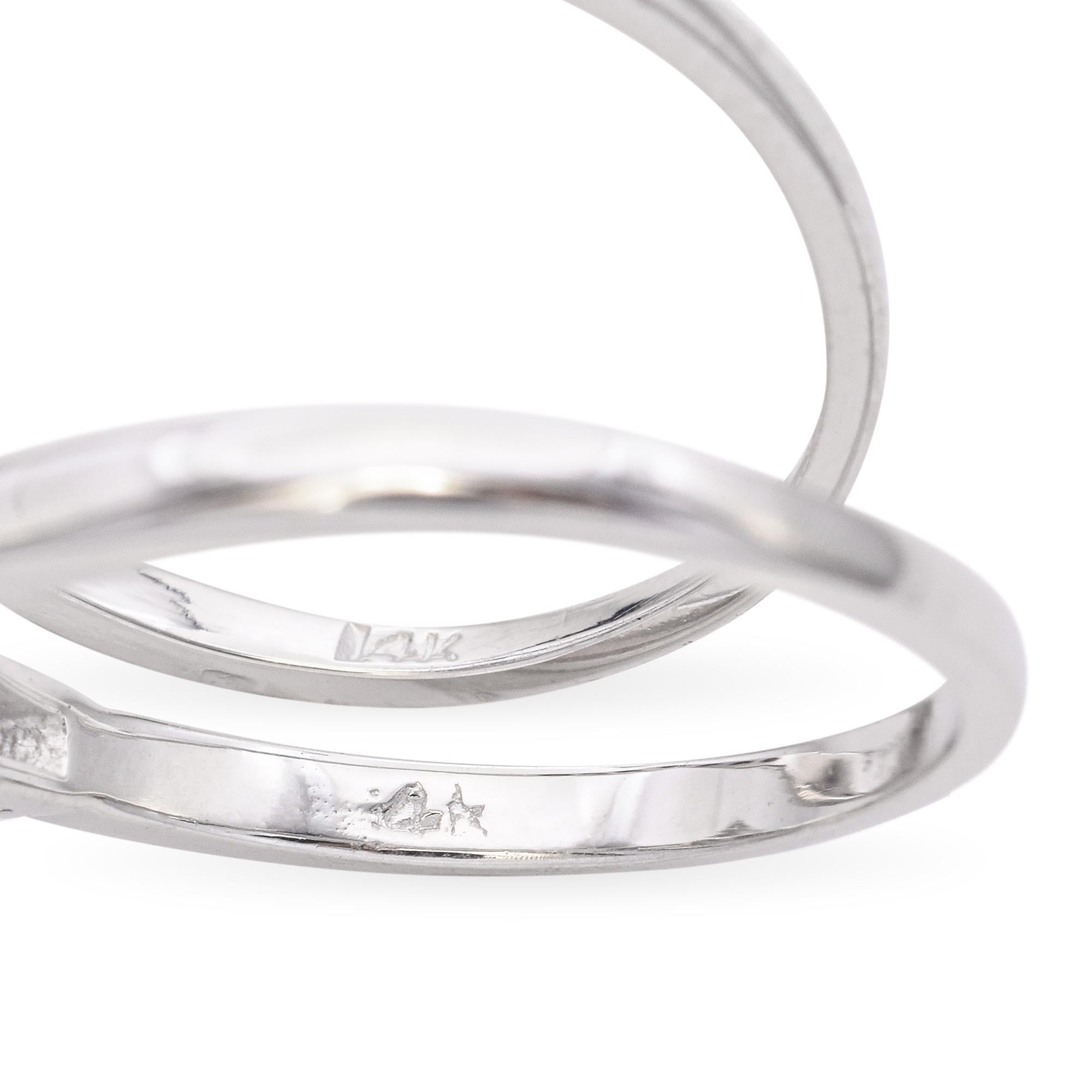Verlobungsring aus Weißgold mit Diamanten im Marquise-Schliff und passendem V-förmigem Ring im Angebot 2