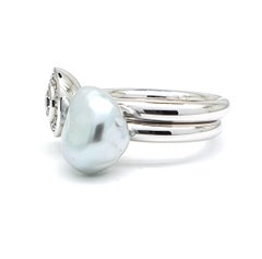 White Gold Maxi Splash with a 0.25 Carat Diamond and Grey-Blue Keshi Tube Ring