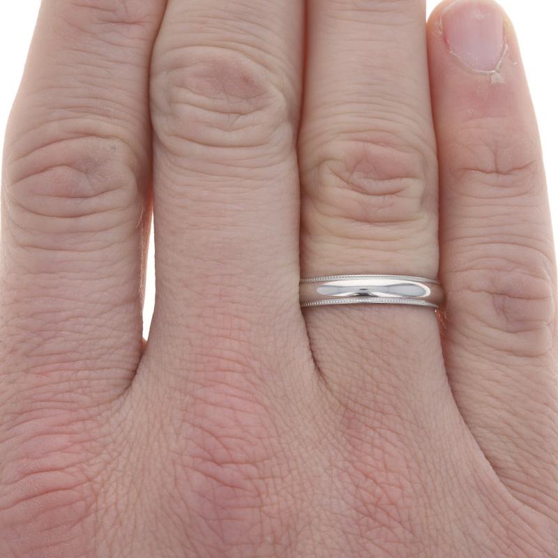 Weißgold Herren-Hochzeitsring - 10k Milgrain-Ring Größe 10 im Zustand „Hervorragend“ im Angebot in Greensboro, NC