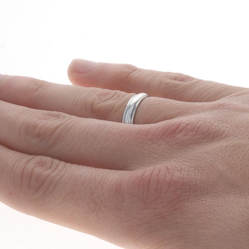 White Gold Men's Wedding Band - 14k Ribbed Stripe Ring Size 9 For Sale 1