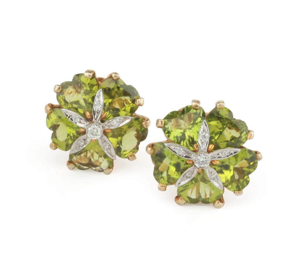 White Gold Mini Sand Dollar Earrings with Iolite and Diamonds For Sale 1