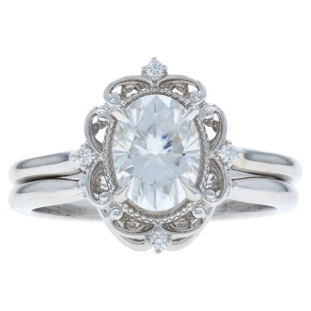 Anillo de compromiso y alianza de oro blanco con moissanita - 14k Oval 1.47ctw Floral en venta