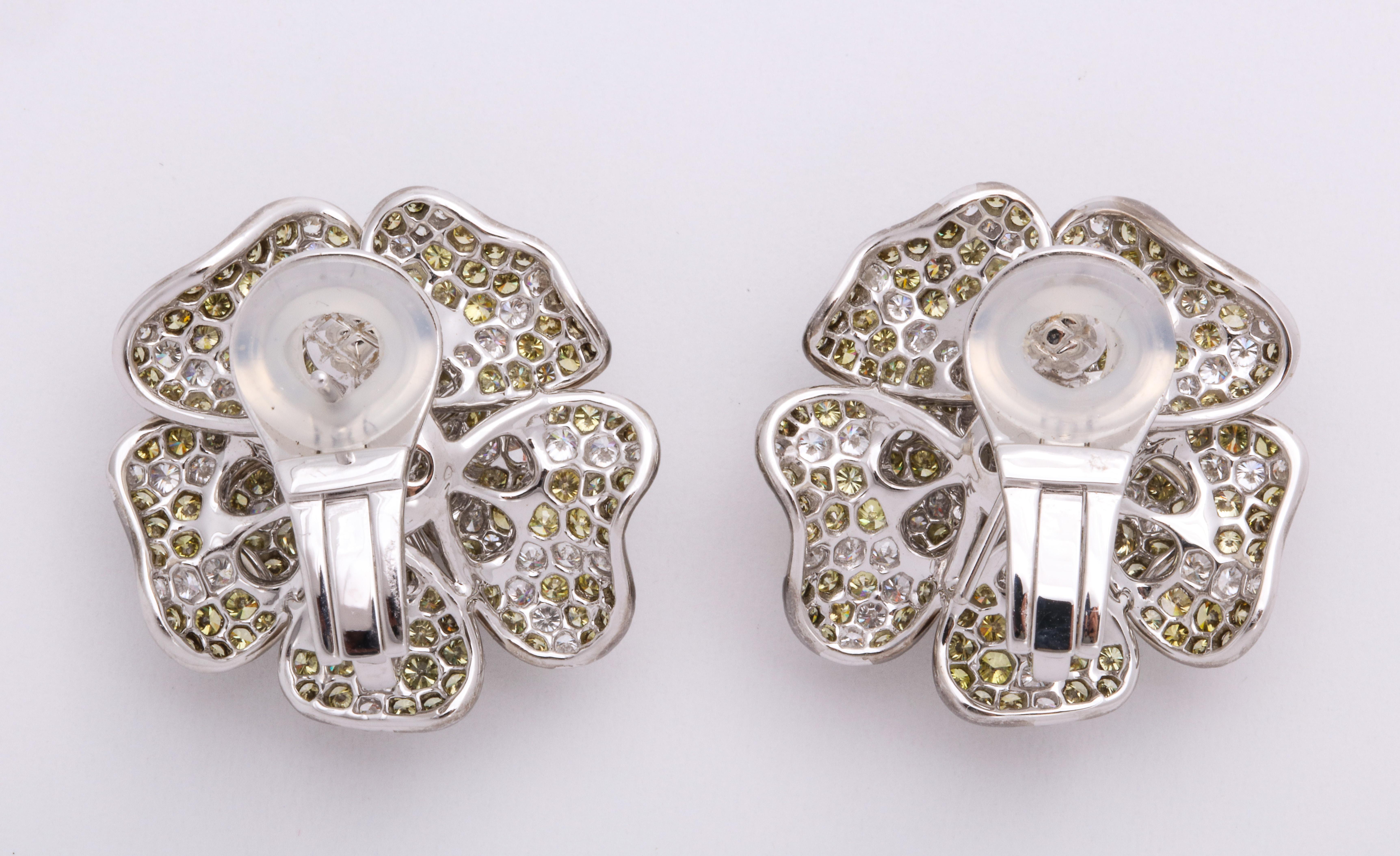 White Gold, Multi-Color Diamond Floral Earrings In New Condition For Sale In New York, NY