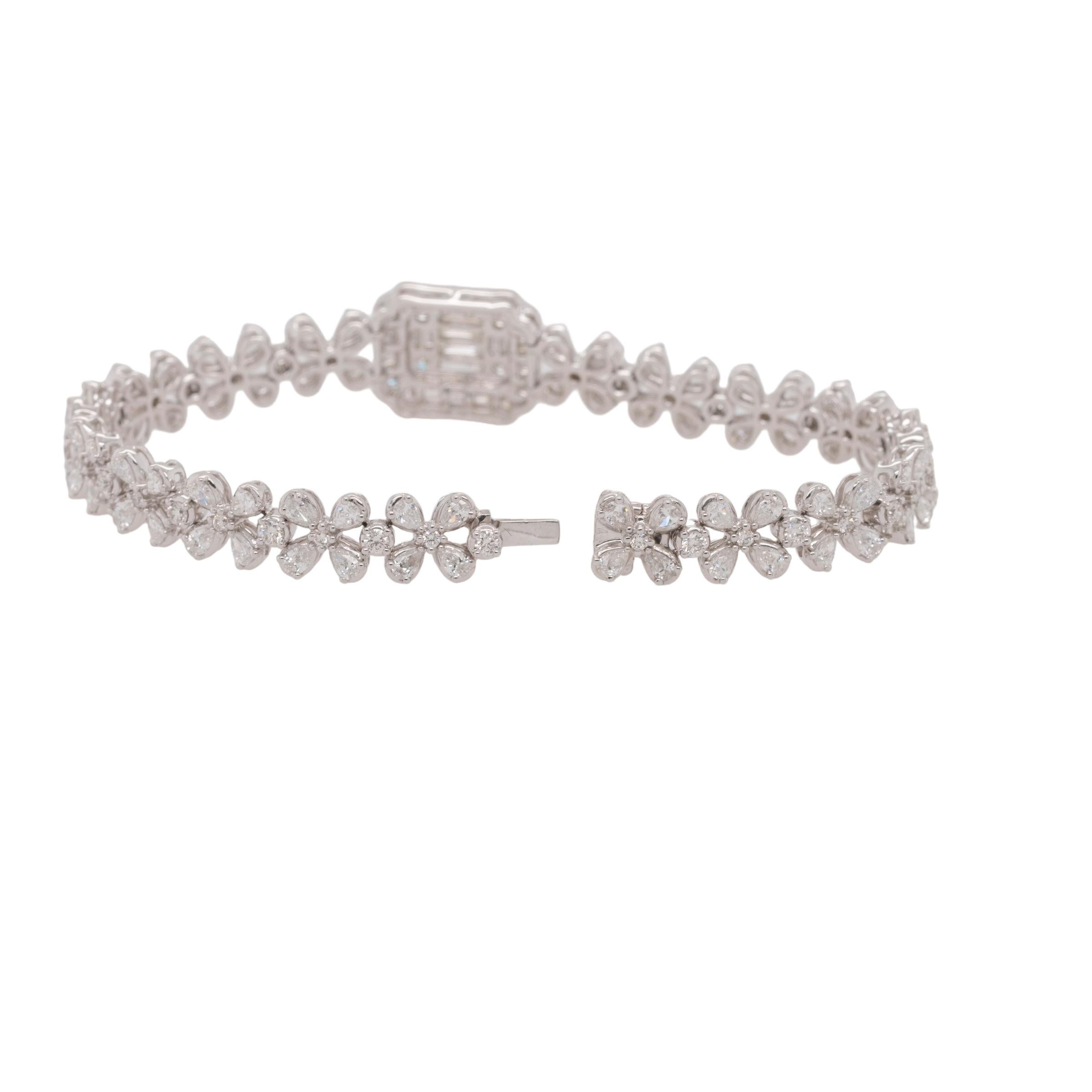 White Gold Natural Mixed Cut Diamond Bracelet In New Condition For Sale In Boca Raton, FL