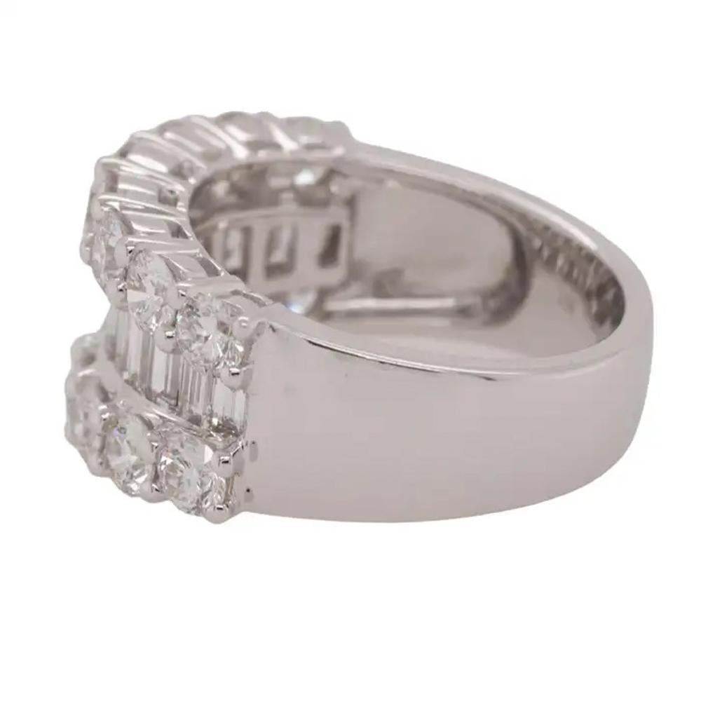 Anello in oro bianco con diamanti naturali a taglio misto in vendita 5