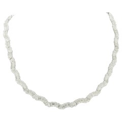 Collana con diamanti a tre file in oro bianco a taglio misto naturale