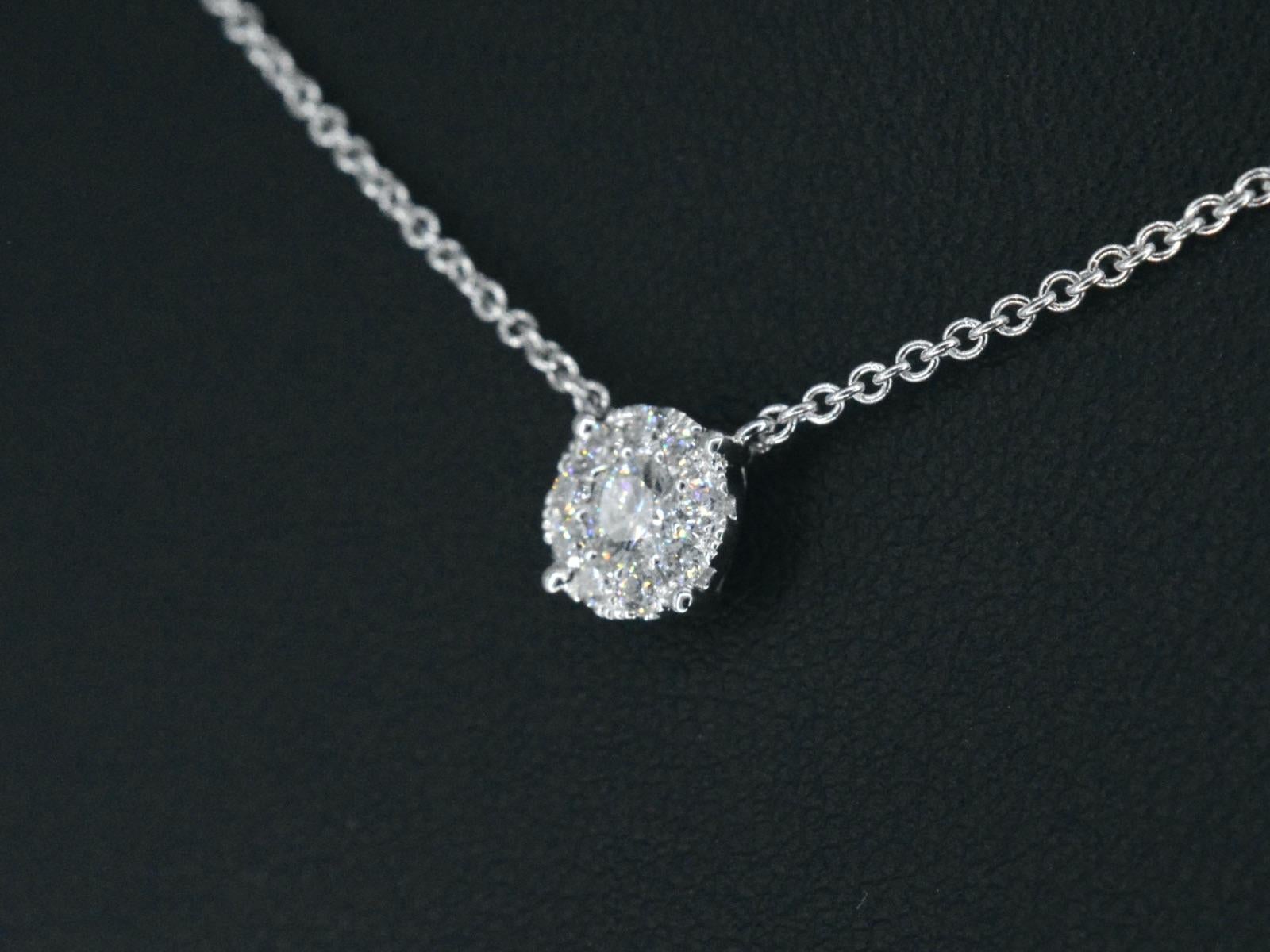 Contemporary White Gold Necklace and Pendant Set with Brilliant Cut Diamonds For Sale
