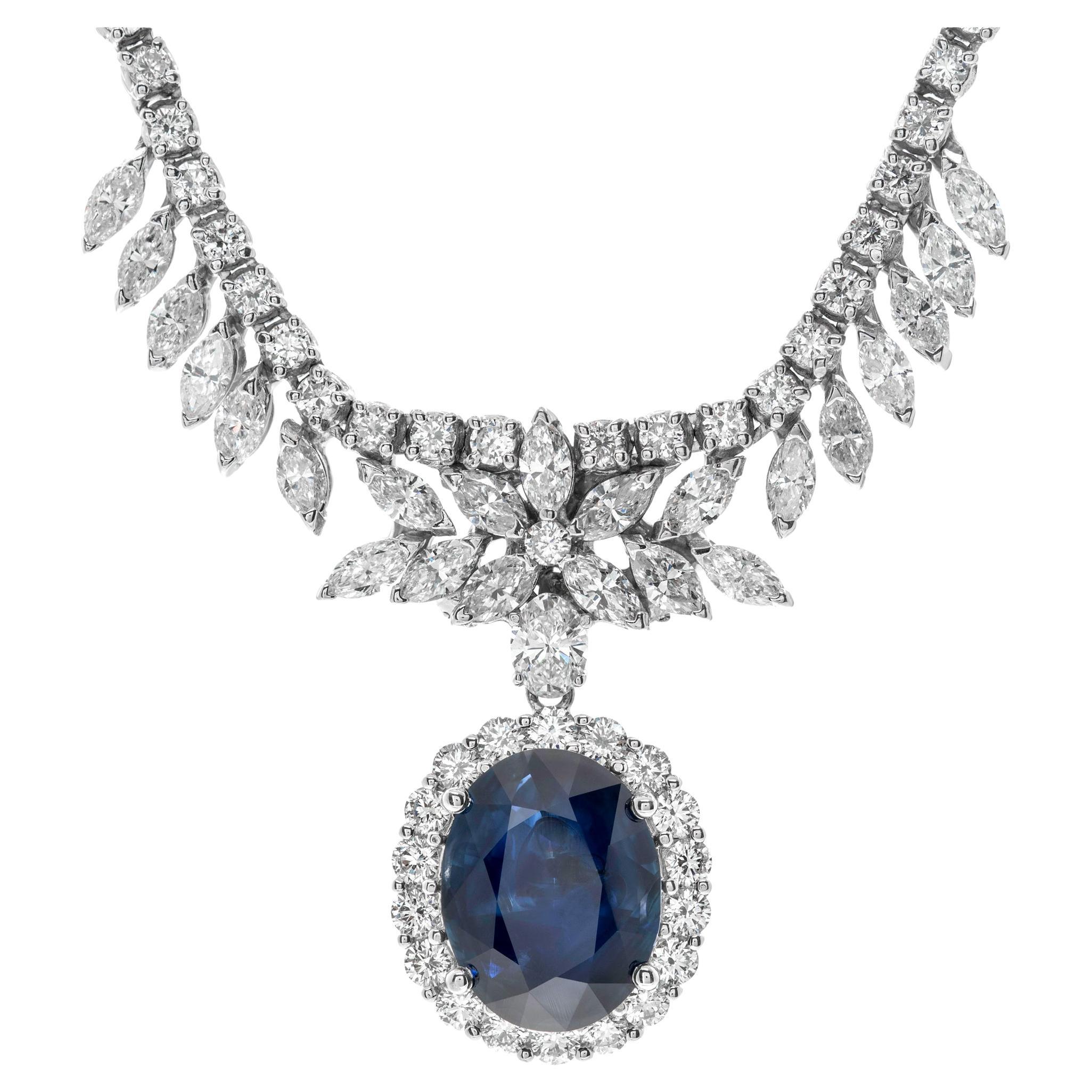 Collier en or blanc avec diamants ronds taille ovale marquise et saphirs bleus taille ovale