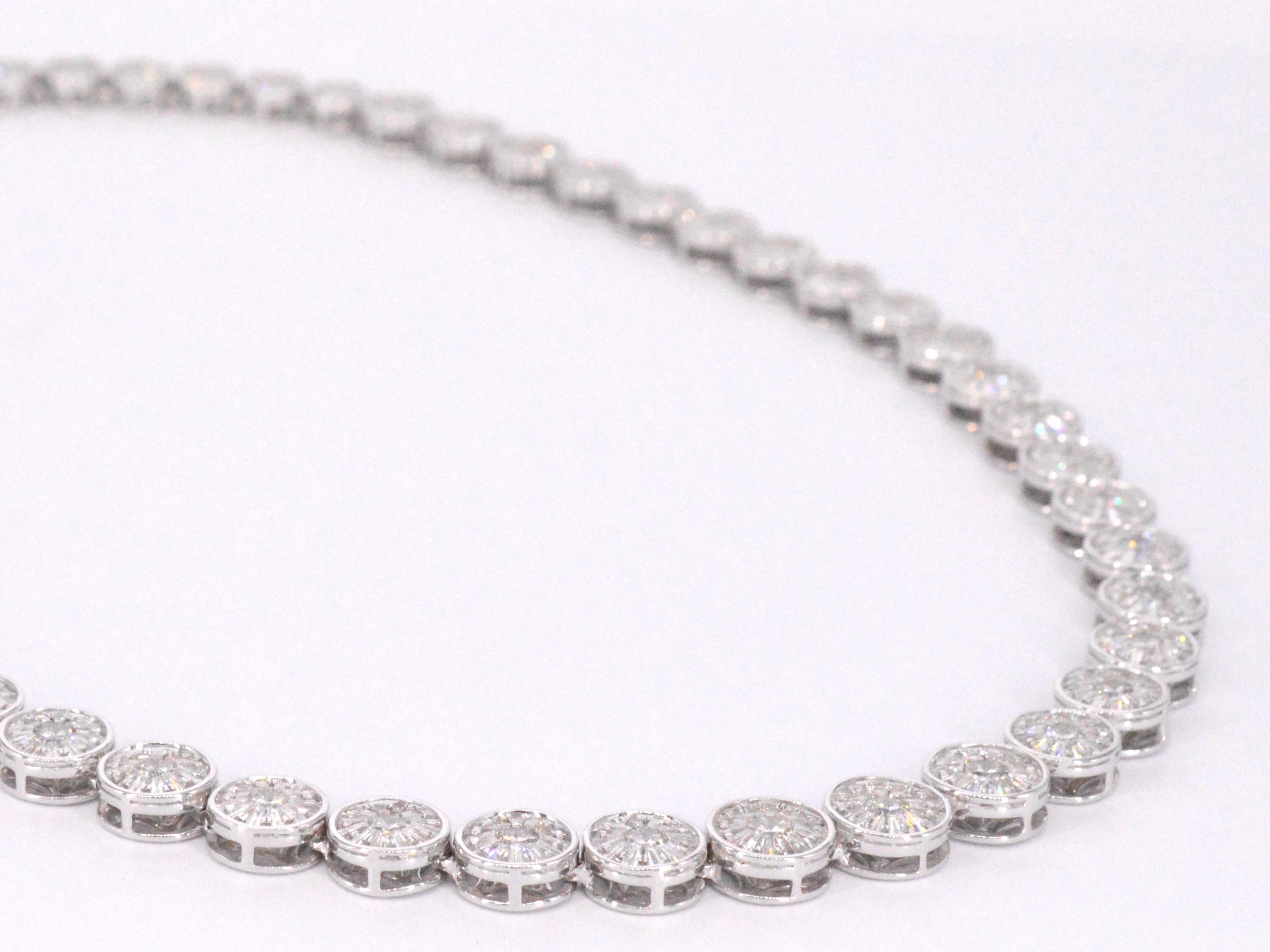 White Gold Necklace with 15.00 Carat Diamonds For Sale 1
