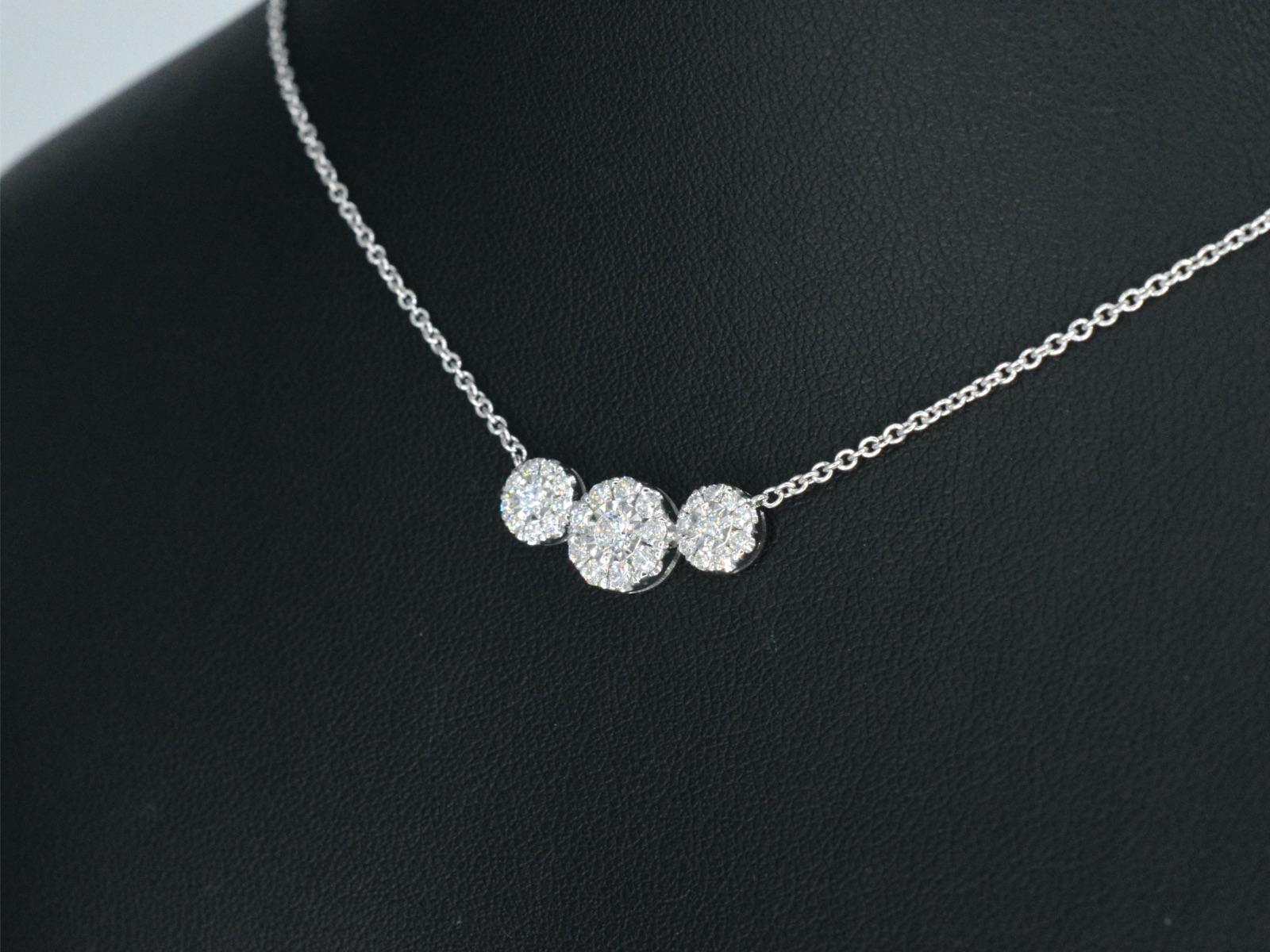 Contemporary White Gold Necklace with Brilliant Cut Diamonds For Sale