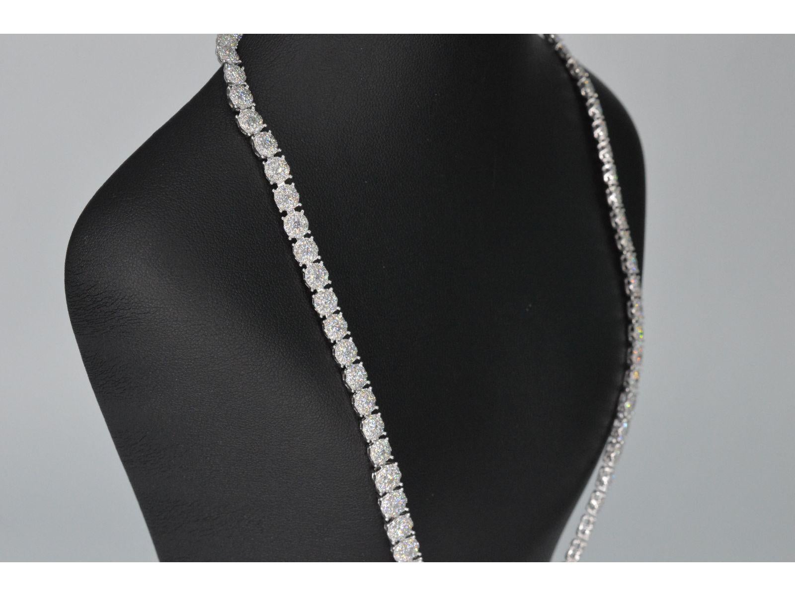 Halskette aus Weißgold mit Diamanten 10,00 Karat (Brillantschliff) im Angebot