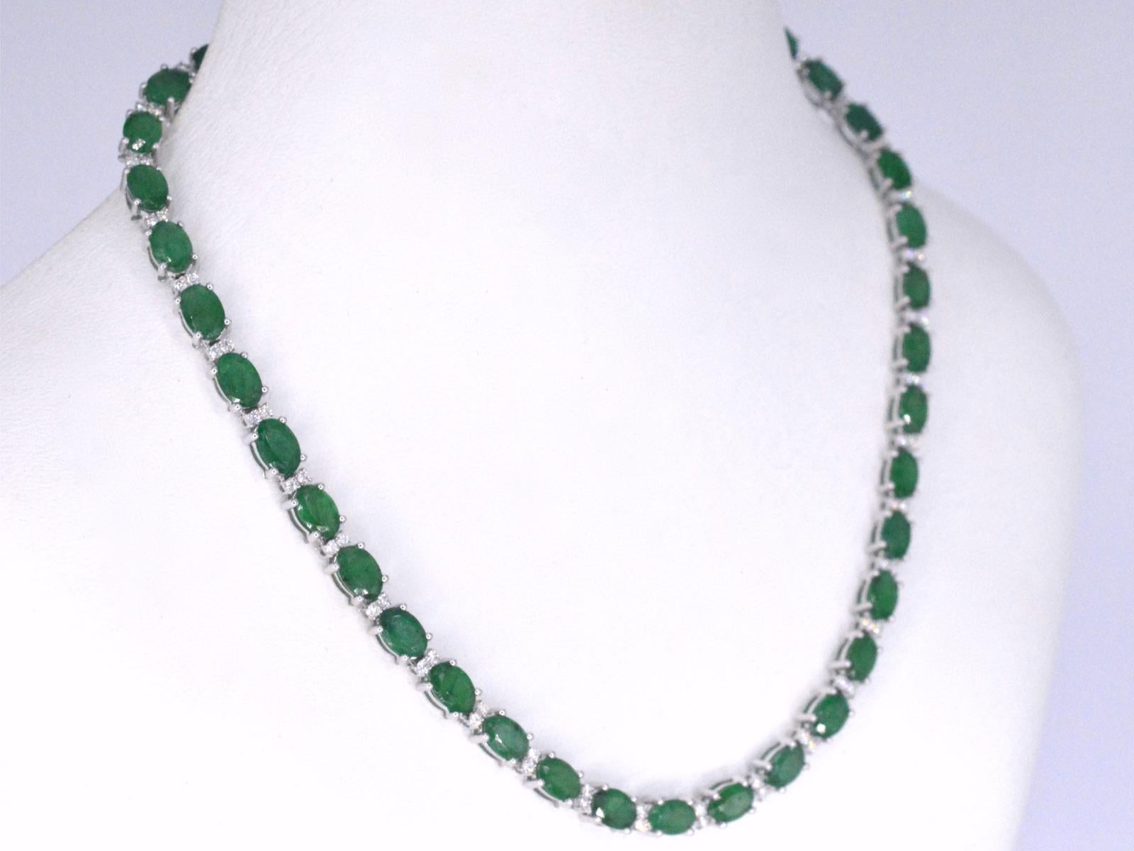 Brilliant Cut White Gold Necklace with Diamonds and Emerald For Sale