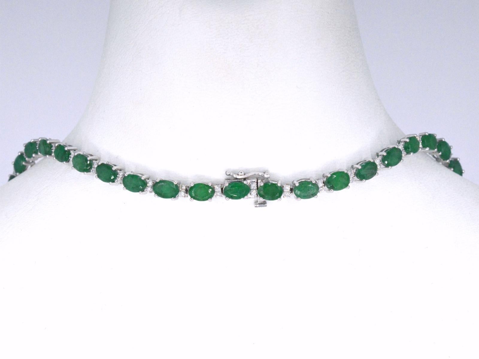 Women's White Gold Necklace with Diamonds and Emerald For Sale