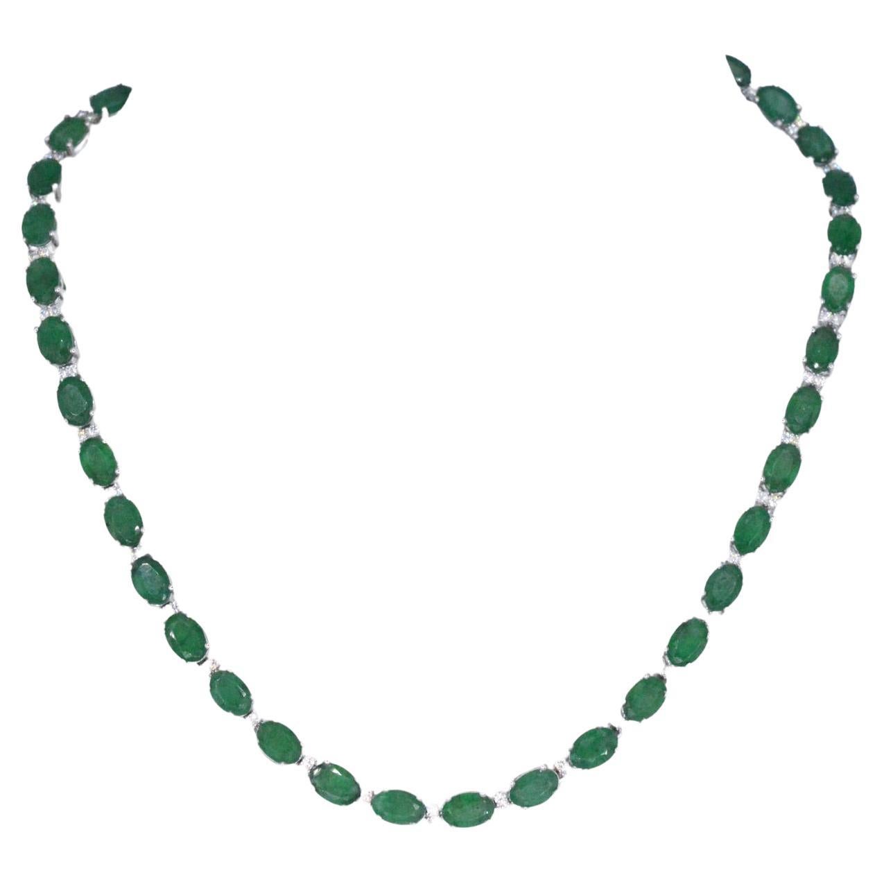 White Gold Necklace with Diamonds and Emerald For Sale