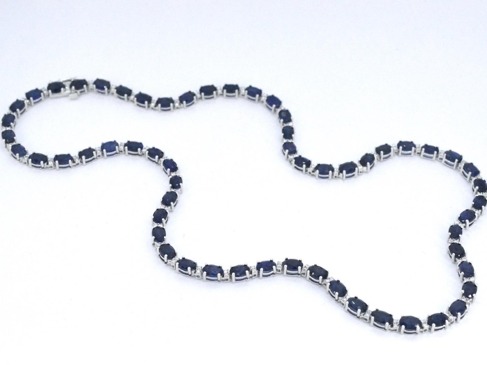 White Gold Necklace with Diamonds and Sapphire In New Condition For Sale In AMSTELVEEN, NH