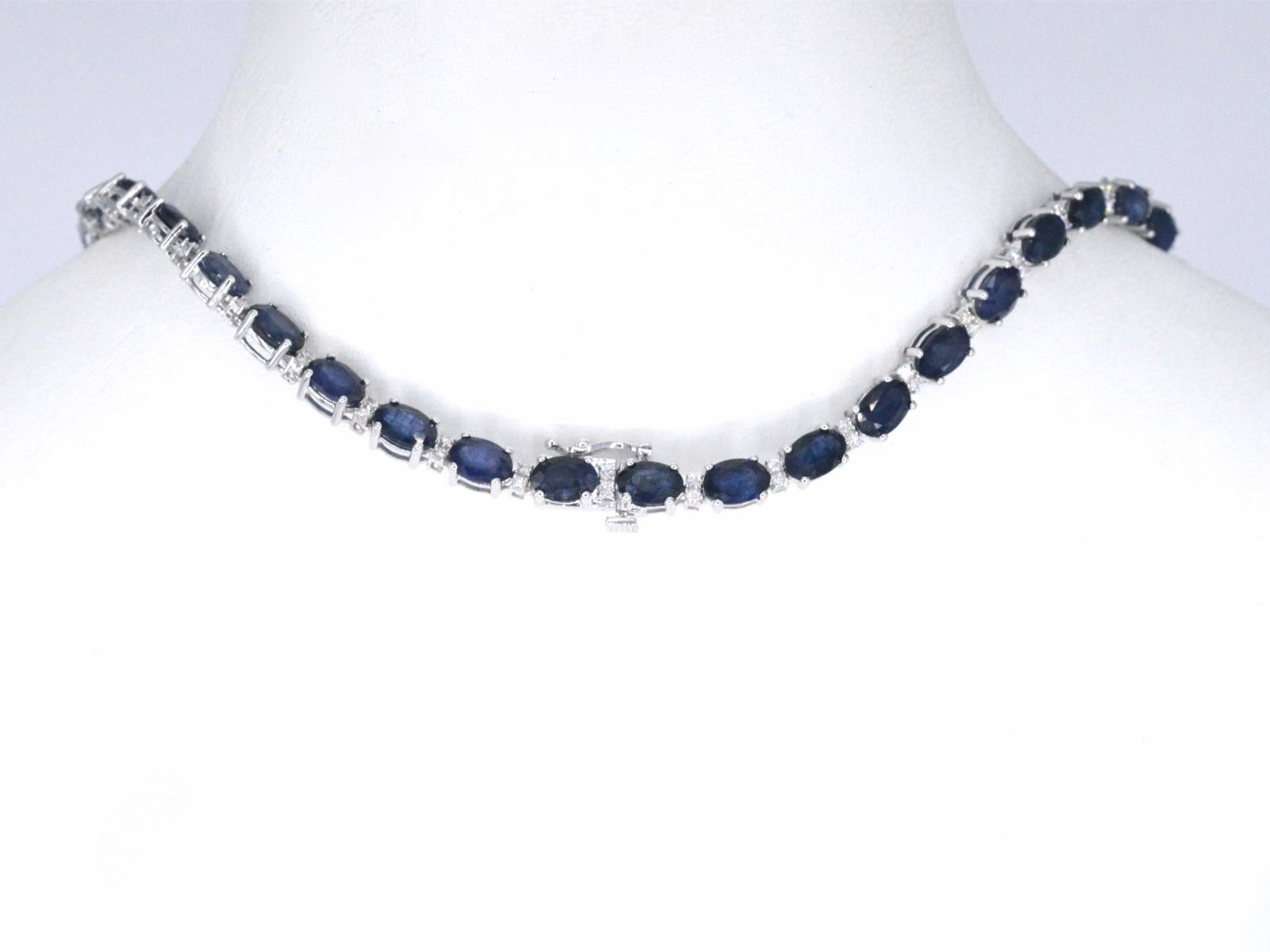 White Gold Necklace with Diamonds and Sapphire For Sale 1