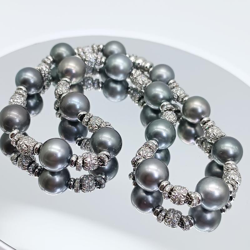 Women's or Men's White Gold Necklace with Diamonds and Tahitian Pearls For Sale