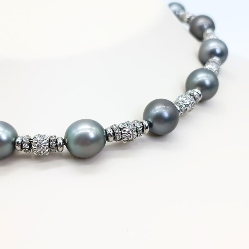 White Gold Necklace with Diamonds and Tahitian Pearls For Sale 2