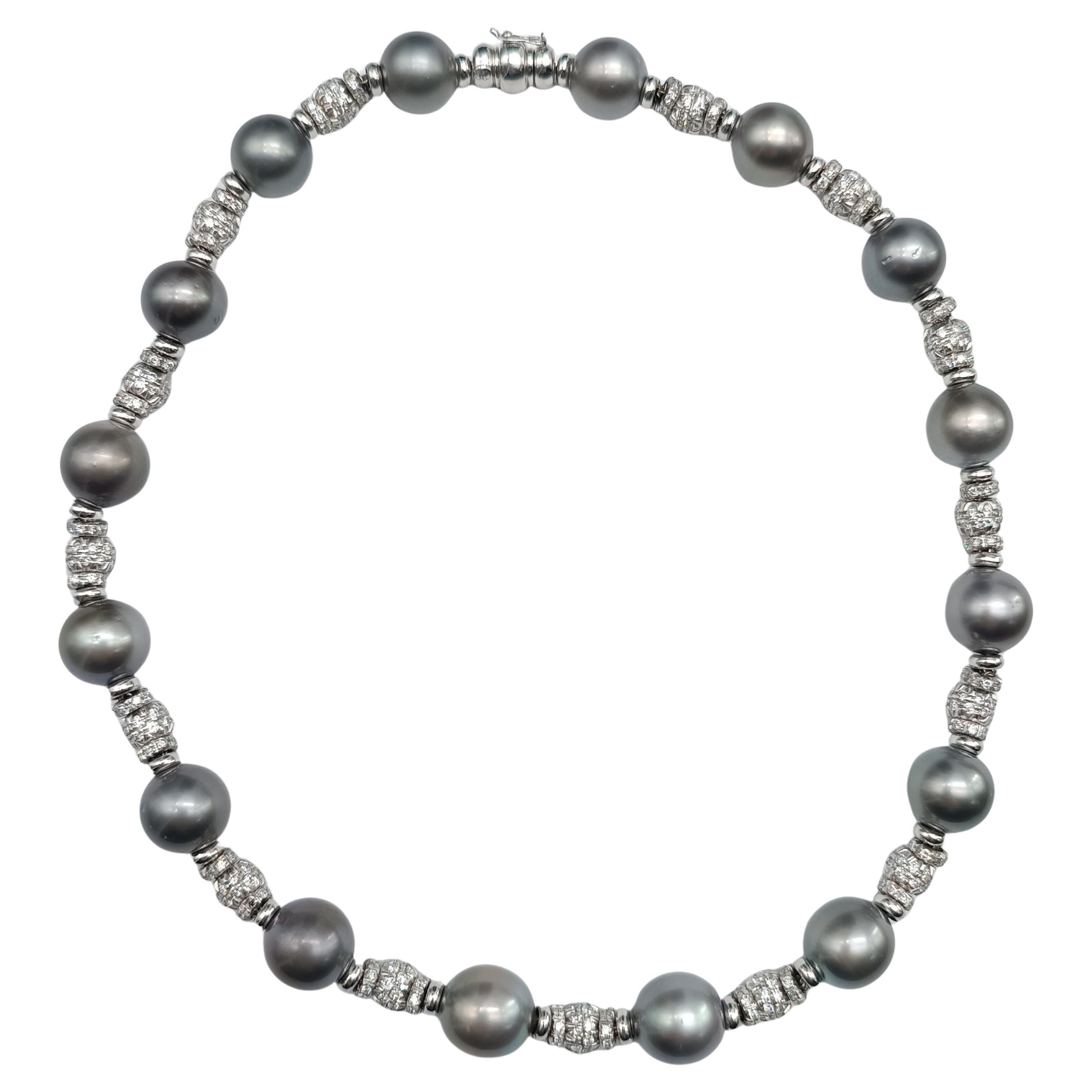 Collier en or blanc avec diamants et perles de Tahiti en vente