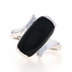 White Gold Onyx Solitaire Bypass Ring - 10k