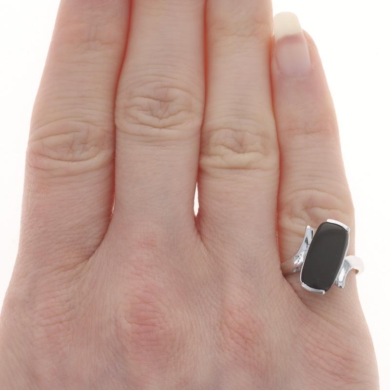 Single Cut White Gold Onyx Solitaire Bypass Ring - 10k For Sale