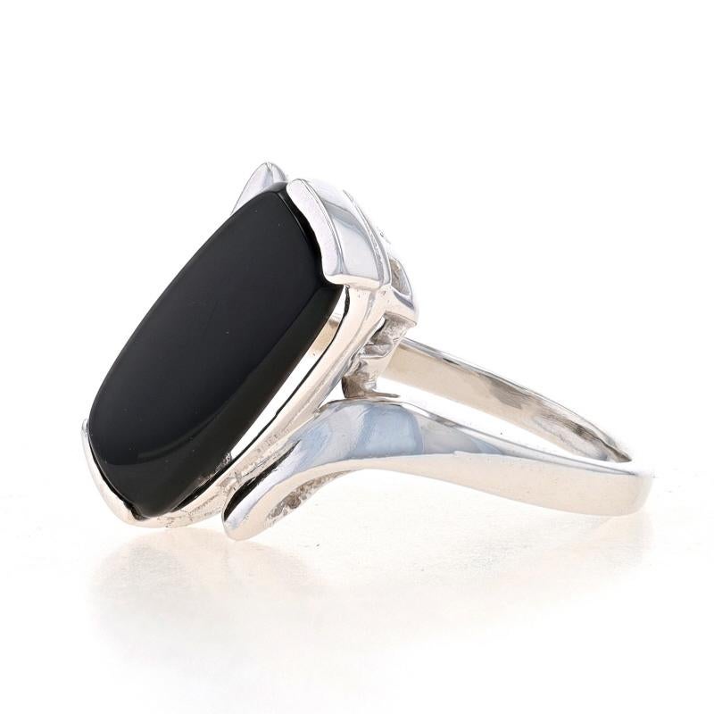 White Gold Onyx Solitaire Bypass Ring - 10k In Excellent Condition For Sale In Greensboro, NC