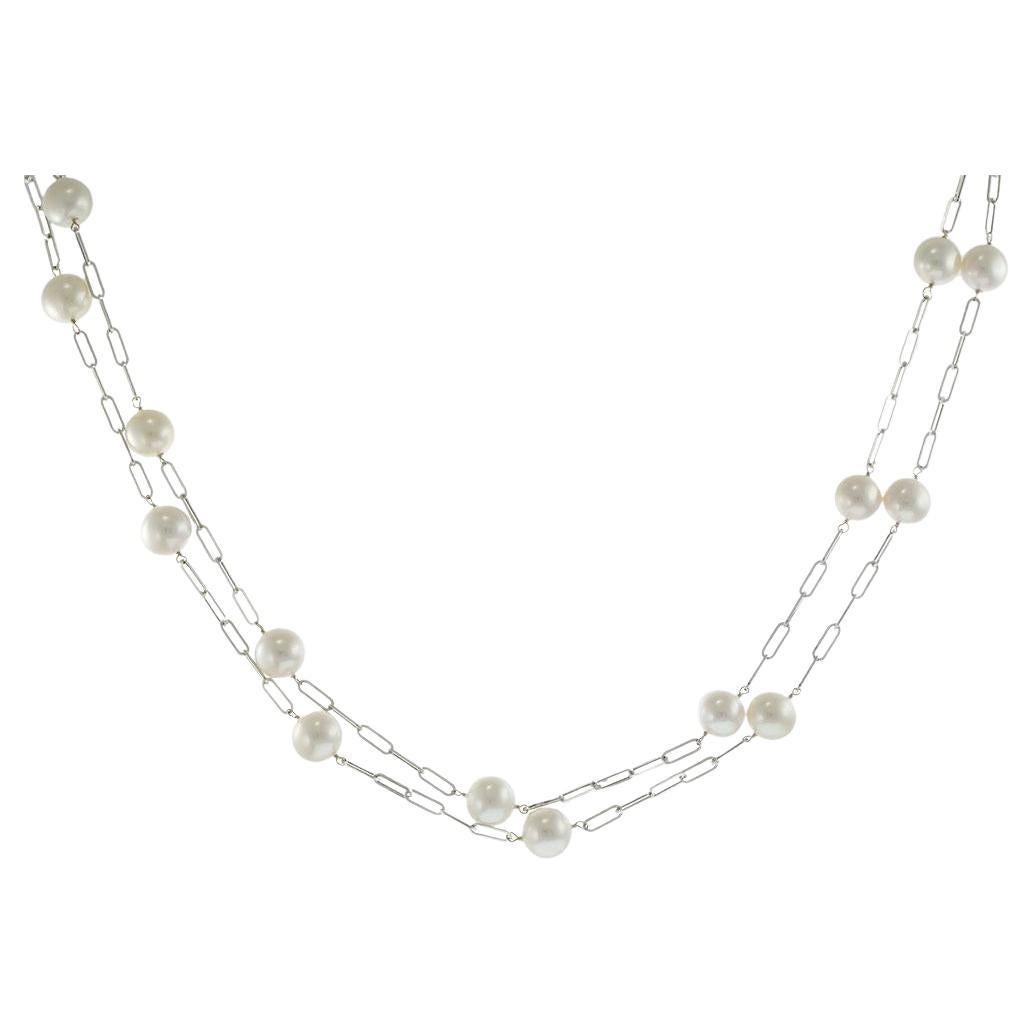 Collier de perles en or blanc avec chaîne en forme de trombones en vente