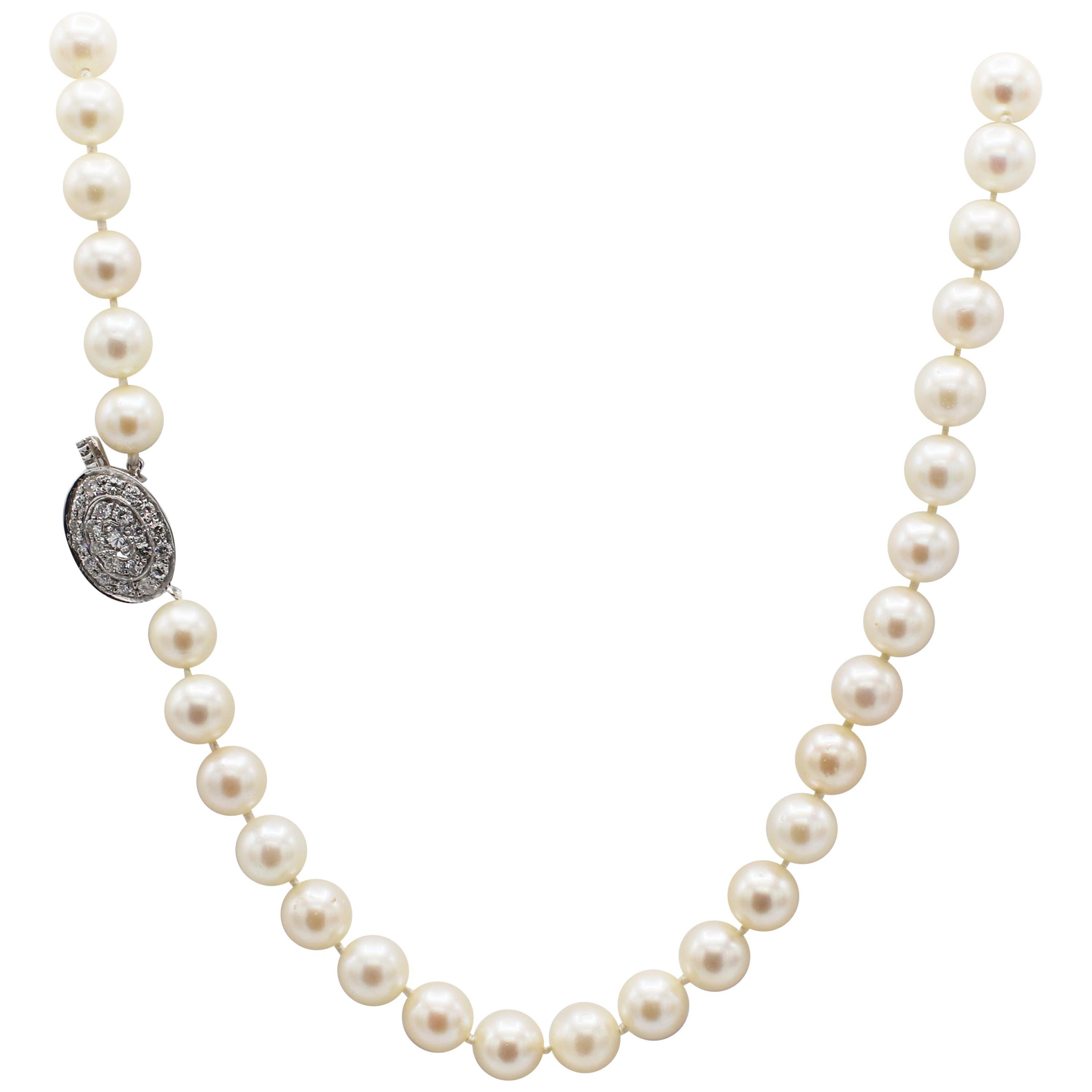 Einreihige Zuchtperlen-Halskette aus Weißgold mit Pavé-Diamant .75 Karat