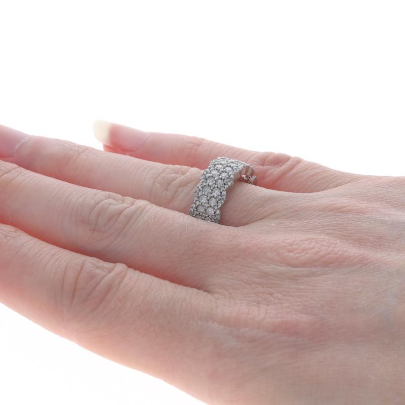 White Gold Pave Diamond Cluster Cocktail Band - 10k Rd 1.00ctw Scallop Edge Ring In Excellent Condition For Sale In Greensboro, NC