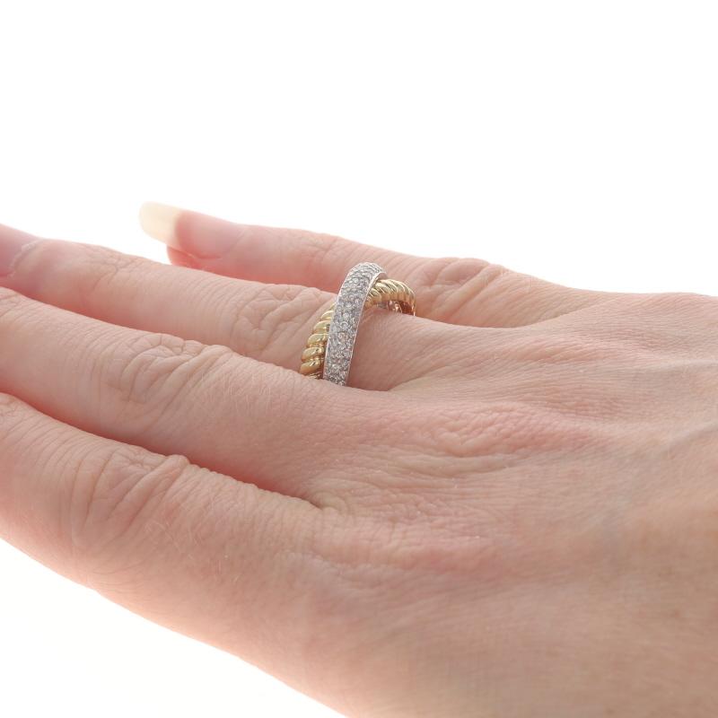 Donna Fascia incrociata con diamanti in pavé in oro bianco - Anello a corda con diamante rotondo da .50ctw 14k in vendita