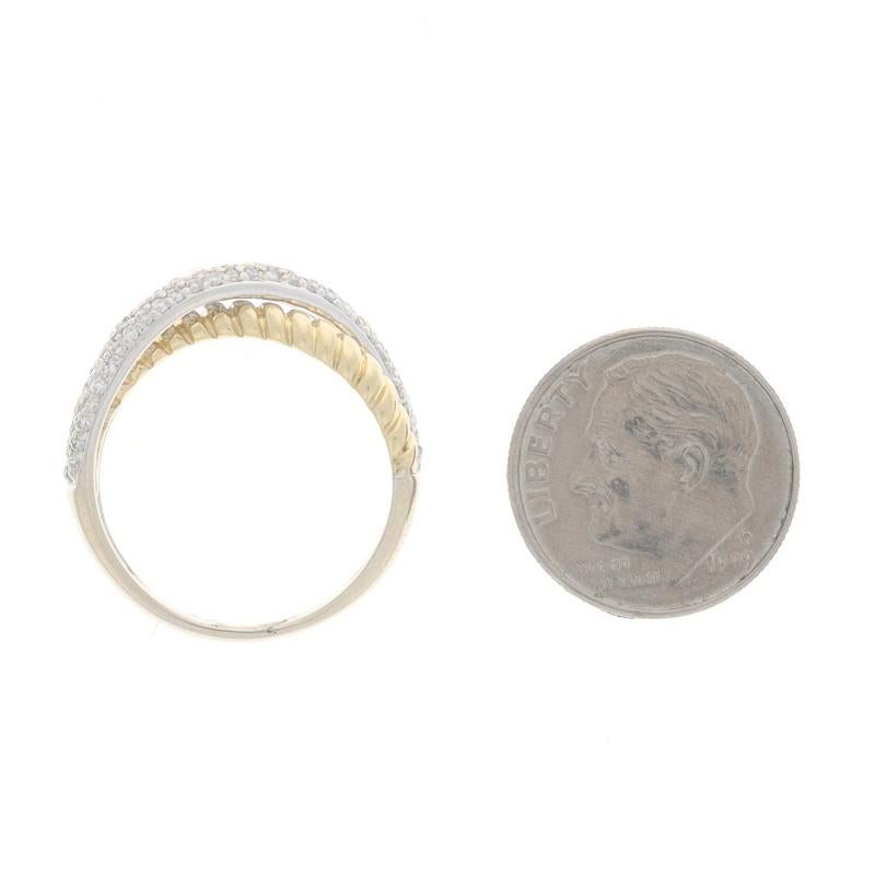 Fascia incrociata con diamanti in pavé in oro bianco - Anello a corda con diamante rotondo da .50ctw 14k in vendita 1