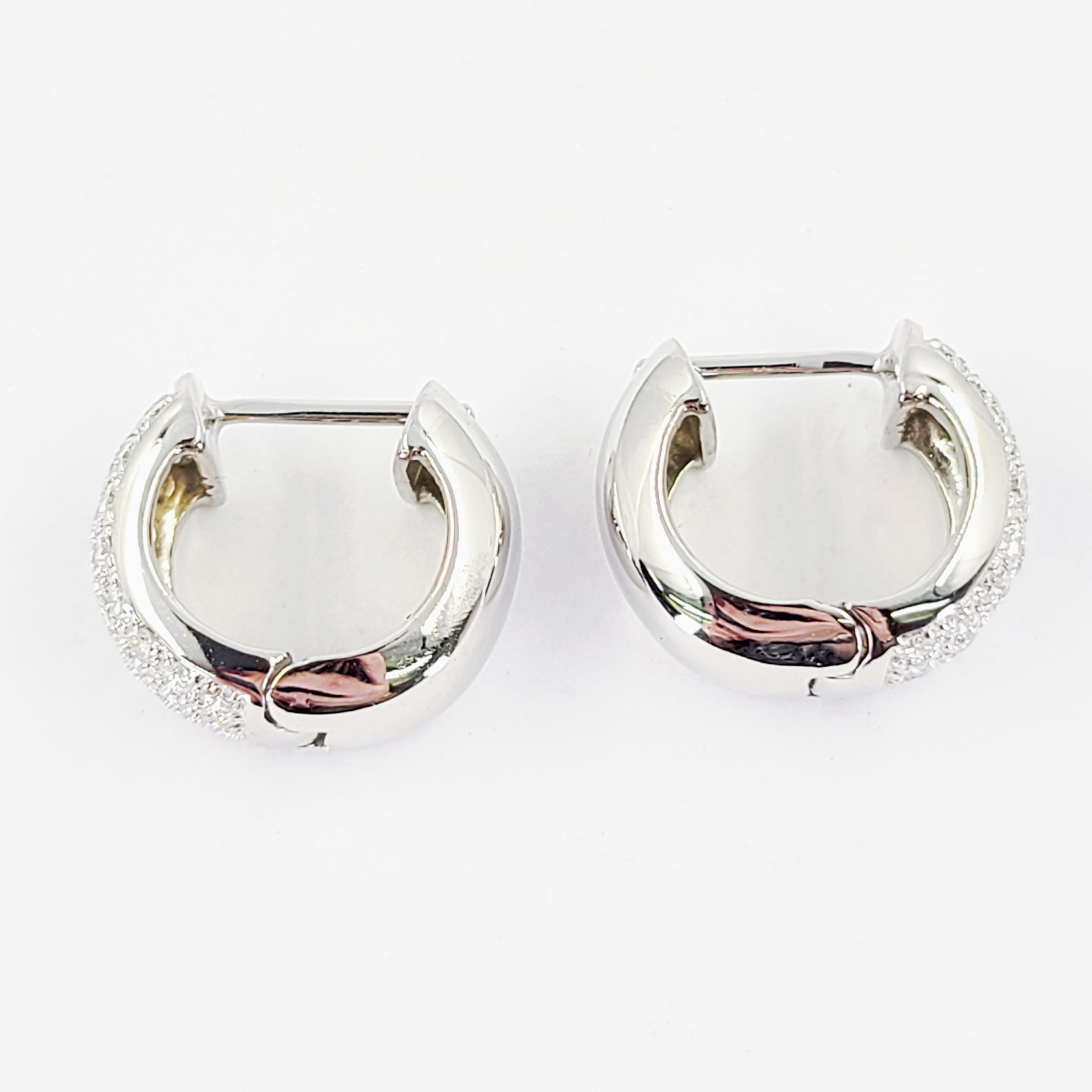 White Gold Pave Huggie Hoop Earrings In Good Condition For Sale In Coral Gables, FL