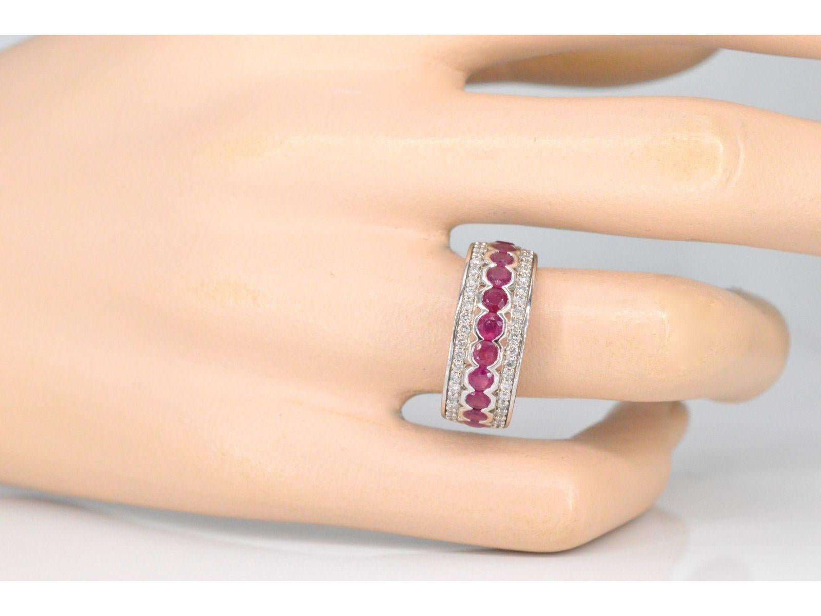 Diamonds

Weight: 0.50 carat

Cut: Brilliant cut

Colour: F-G

Clarity: SI-P

Quality: Very good

Gemstone: Ruby

Cut: Round cut

Colour: Red

Weight: 1.50 carats

Jewel: Ring

Weight: 5.5 gram

Hallmark: 14 karat

Ring size: 54 (17.25
