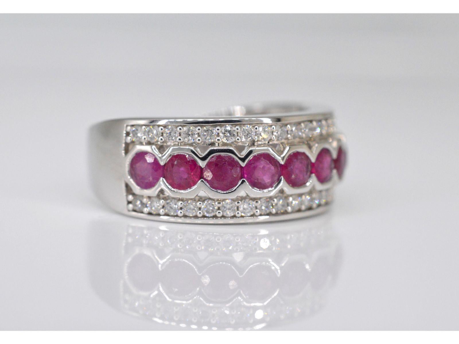 Contemporary White gold pave ring with diamonds and ruby For Sale