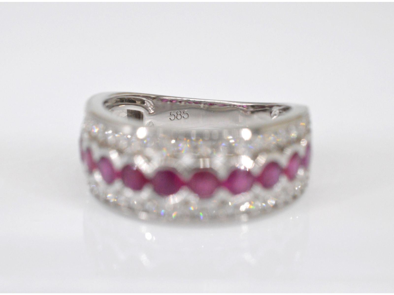 Brilliant Cut White gold pave ring with diamonds and ruby For Sale