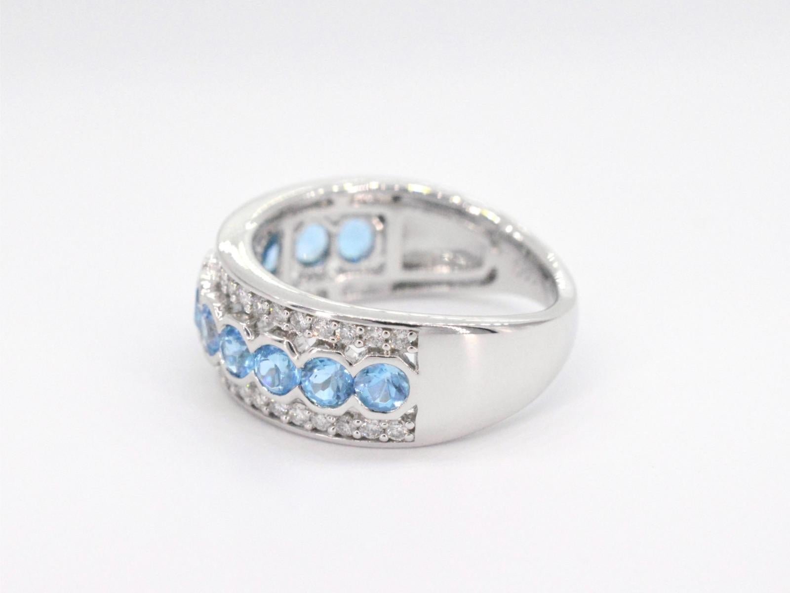 White gold pave ring with diamonds and topaz In New Condition In AMSTELVEEN, NH