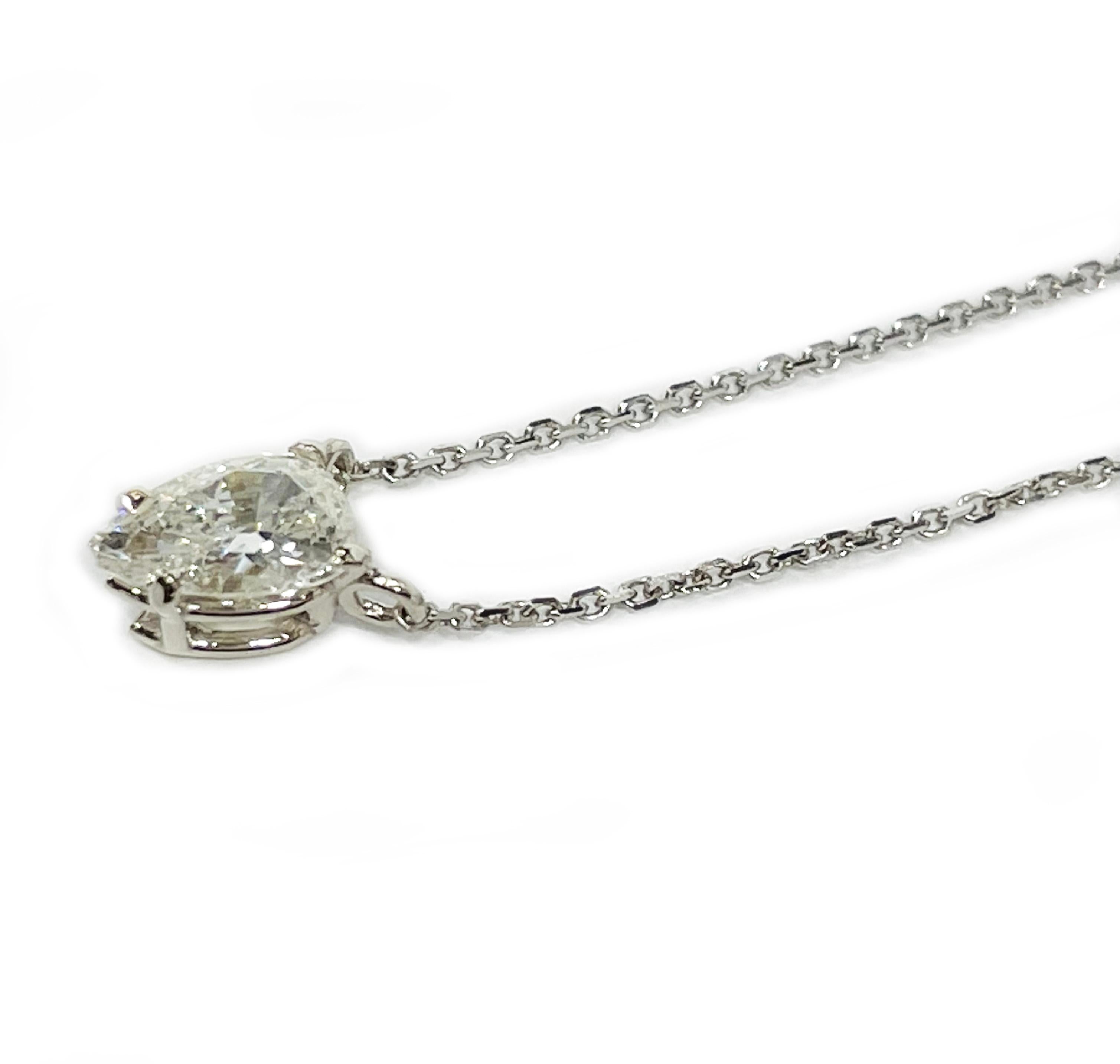 Collar Colgante Solitario de Diamantes en Forma de Pera de Oro Blanco, 0.35ct Moderno en venta