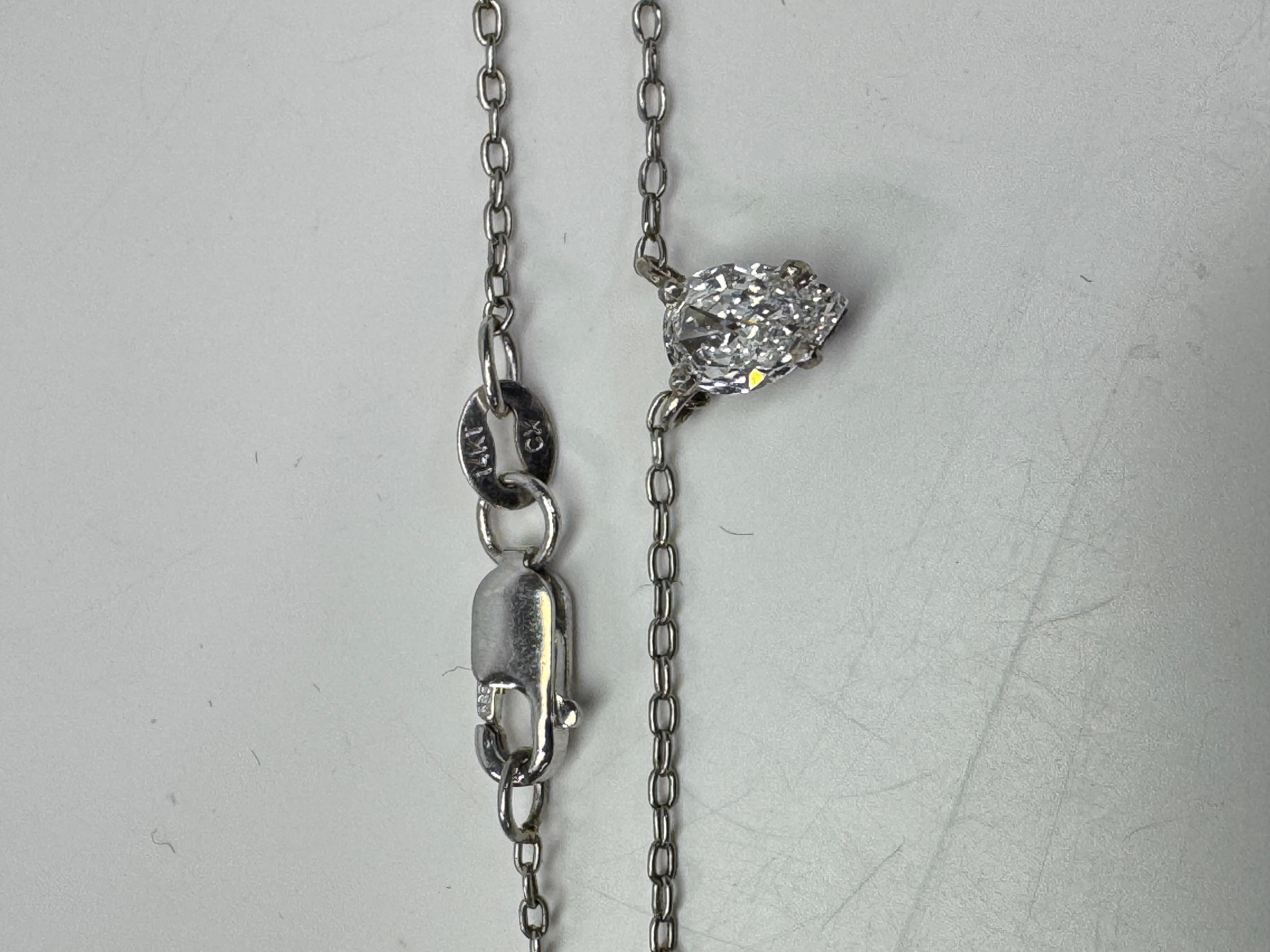 Collar Colgante Solitario de Diamantes en Forma de Pera de Oro Blanco, 0.35ct en venta 1
