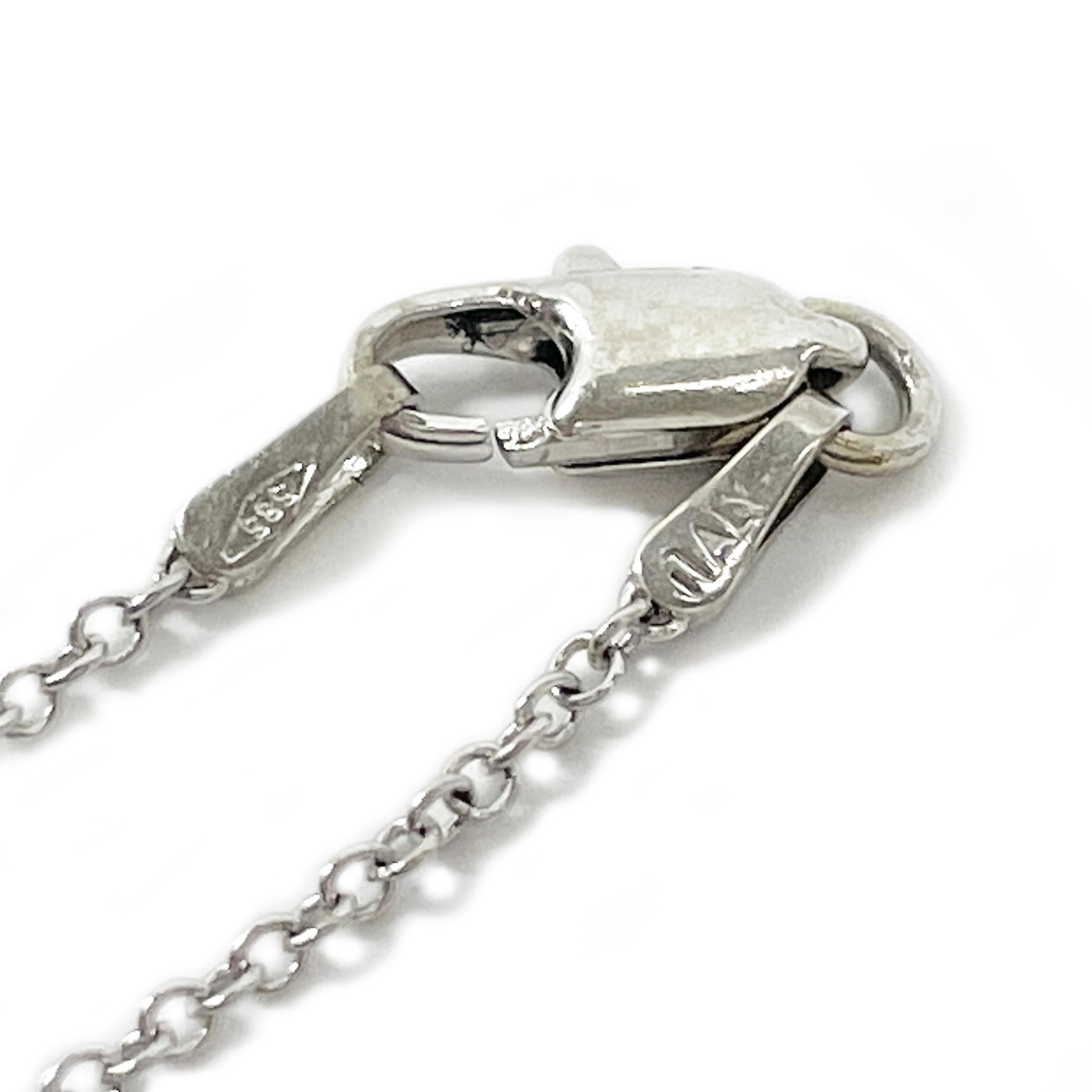 Collar Colgante Solitario de Diamantes en Forma de Pera de Oro Blanco, 0.38ct Corte pera en venta