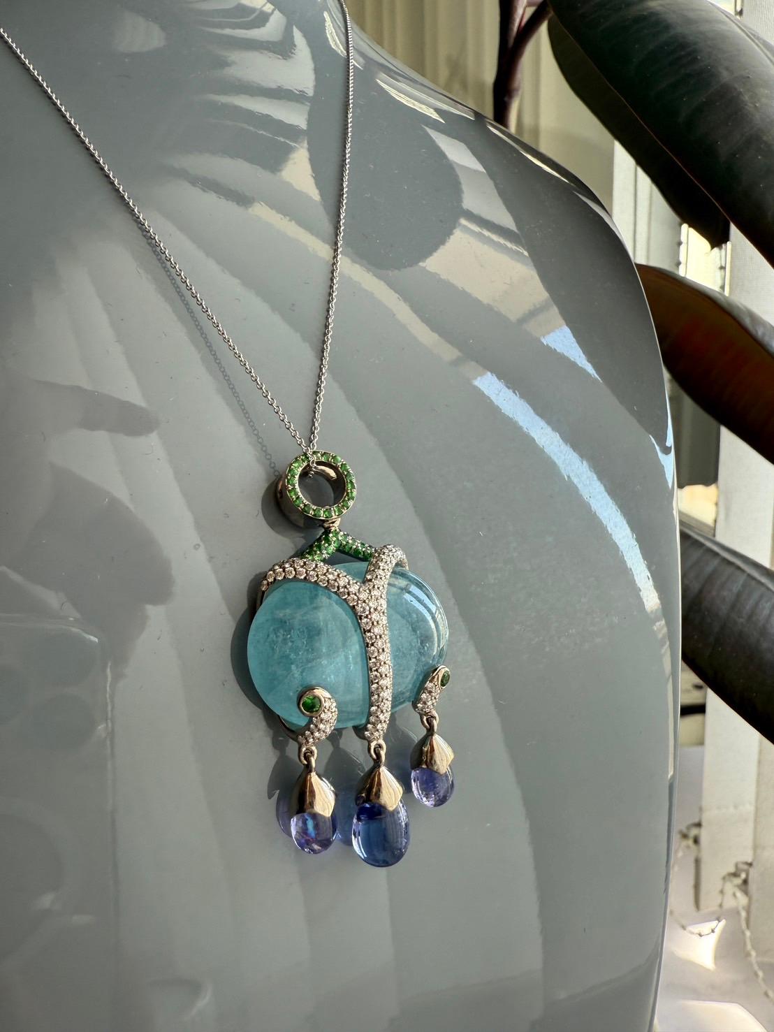 White Gold Pendant in 18K with Diamonds, Aquamarine, Tanzanites and Tsavorites For Sale 6