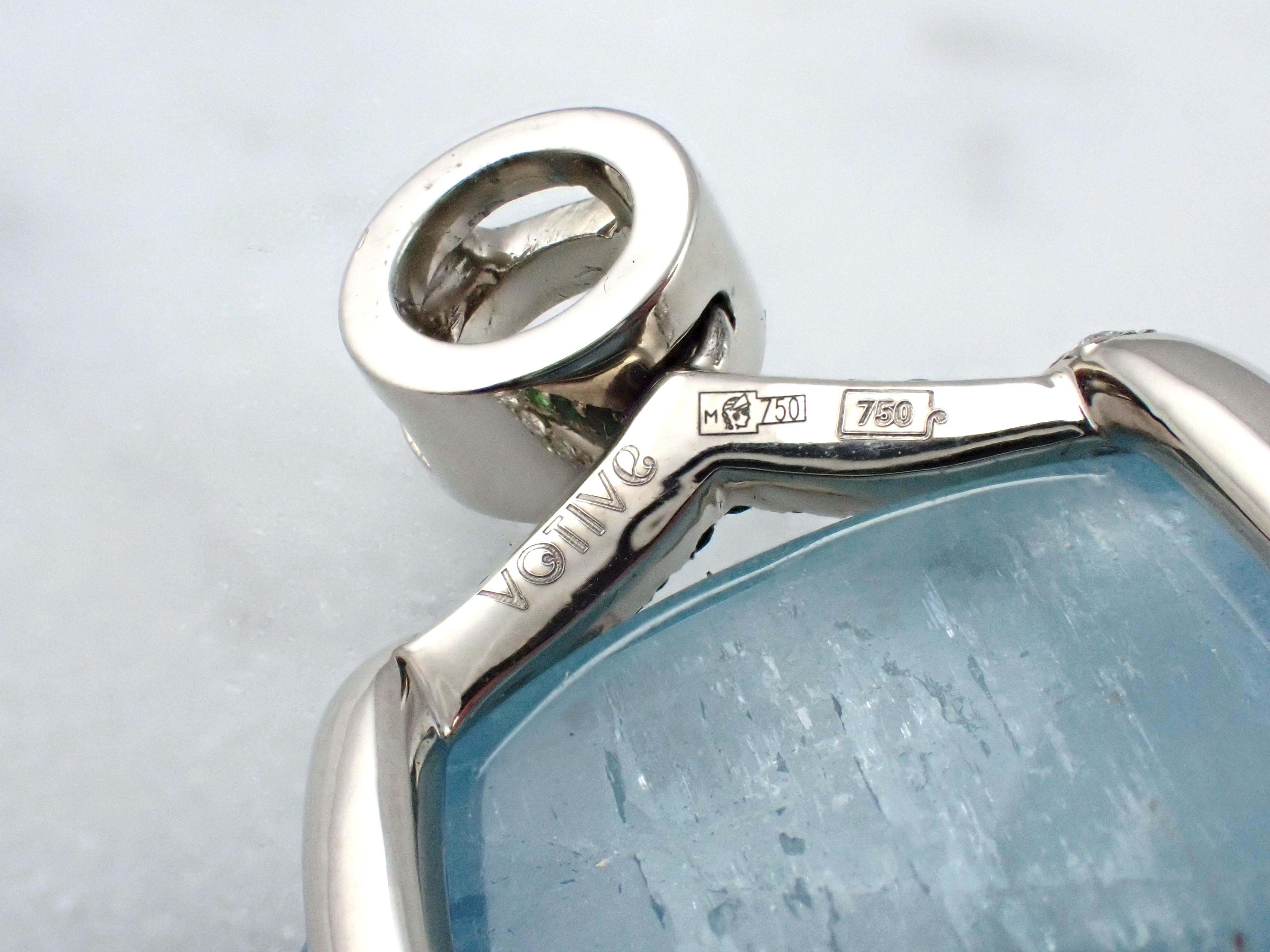White Gold Pendant in 18K with Diamonds, Aquamarine, Tanzanites and Tsavorites In New Condition For Sale In ประเวศ, TH