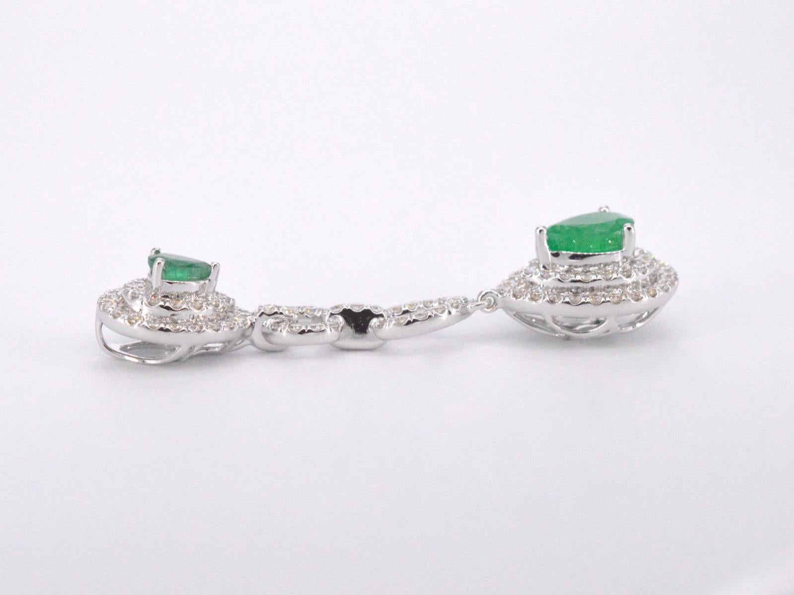 Women's White Gold Pendant Set with Diamonds and Emeralds For Sale