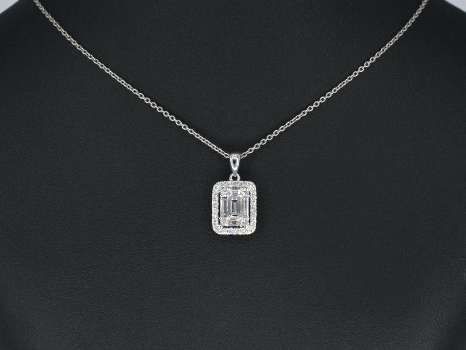 Diamonds: Naturally shiny; Weight: 0.80 carat; Cut: Brilliant and baguette; Colour: F-G; Purity: 
VS; Grinding quality: Very good; Jewel: Pendant (excl. Necklace); Weight: 1.5 grams; Hallmark: 18 karat ( 750 ); Condition: New; The quality has been