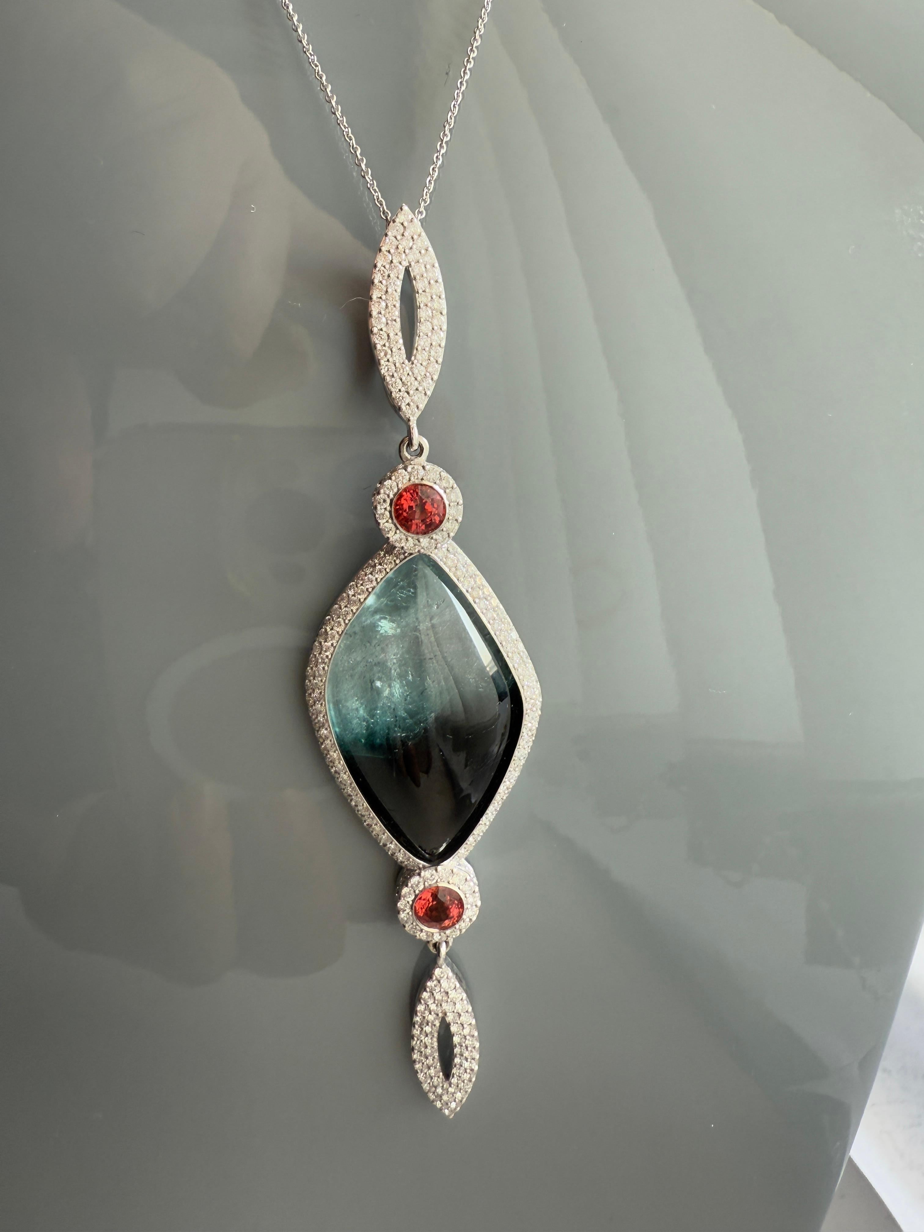 Ciondolo in oro bianco con diamante bianco, zaffiro rosso e tormalina cabochon in vendita 3