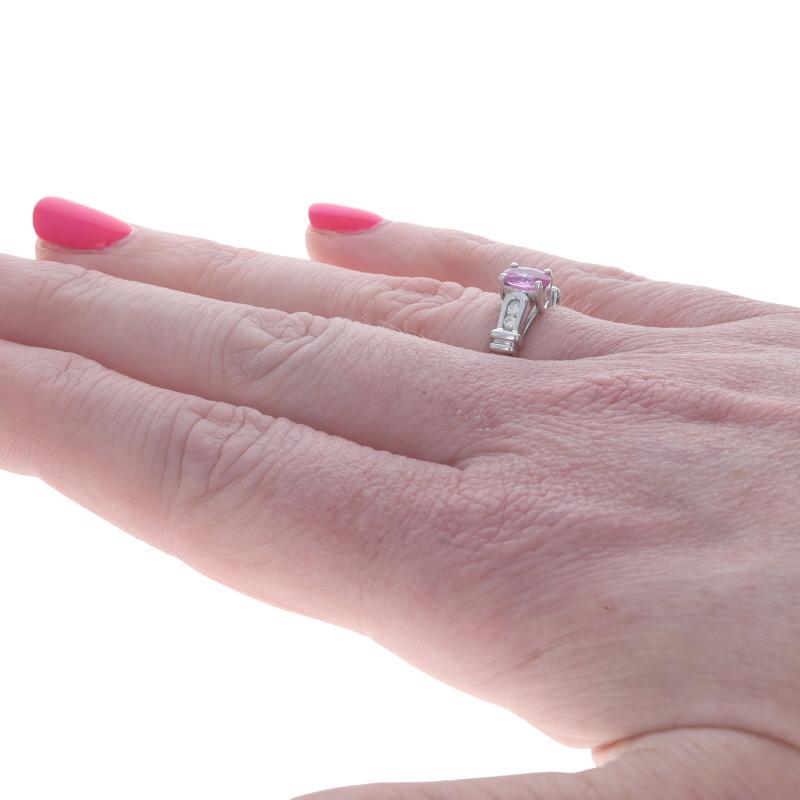 Donna Anello con diamante e zaffiro rosa in oro bianco - 10k Oval .65ctw in vendita